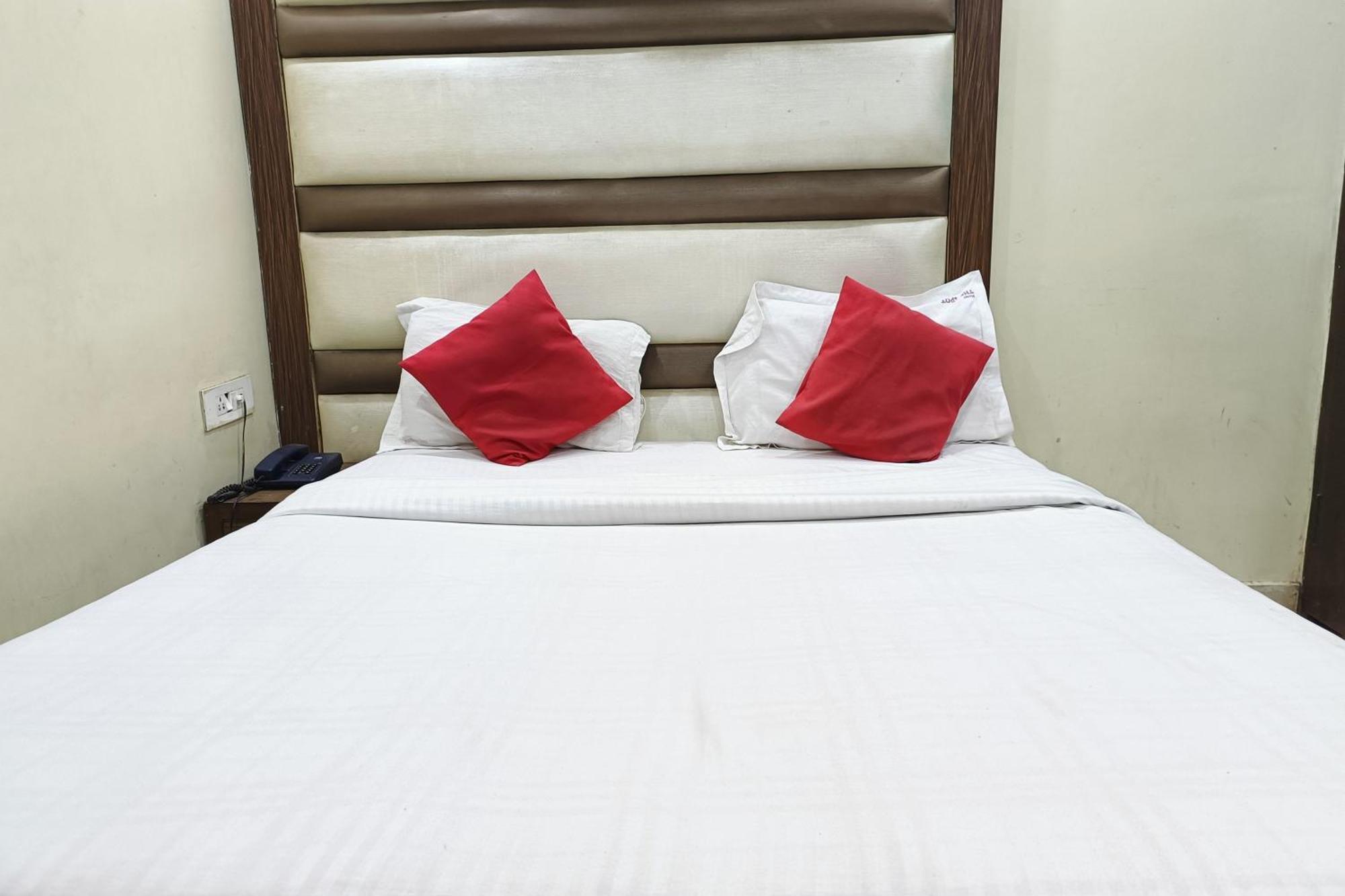 Spot Inn Hostel New Delhi Exterior photo