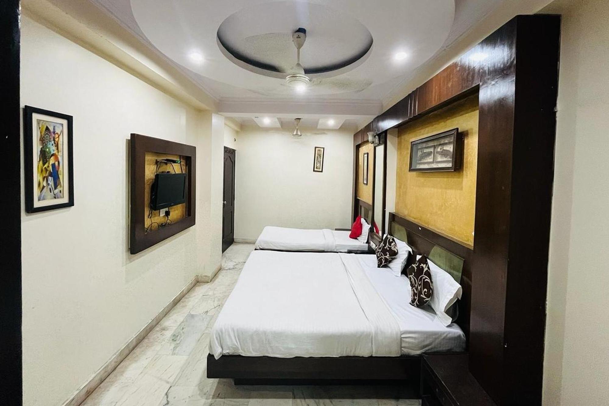 Spot Inn Hostel New Delhi Exterior photo