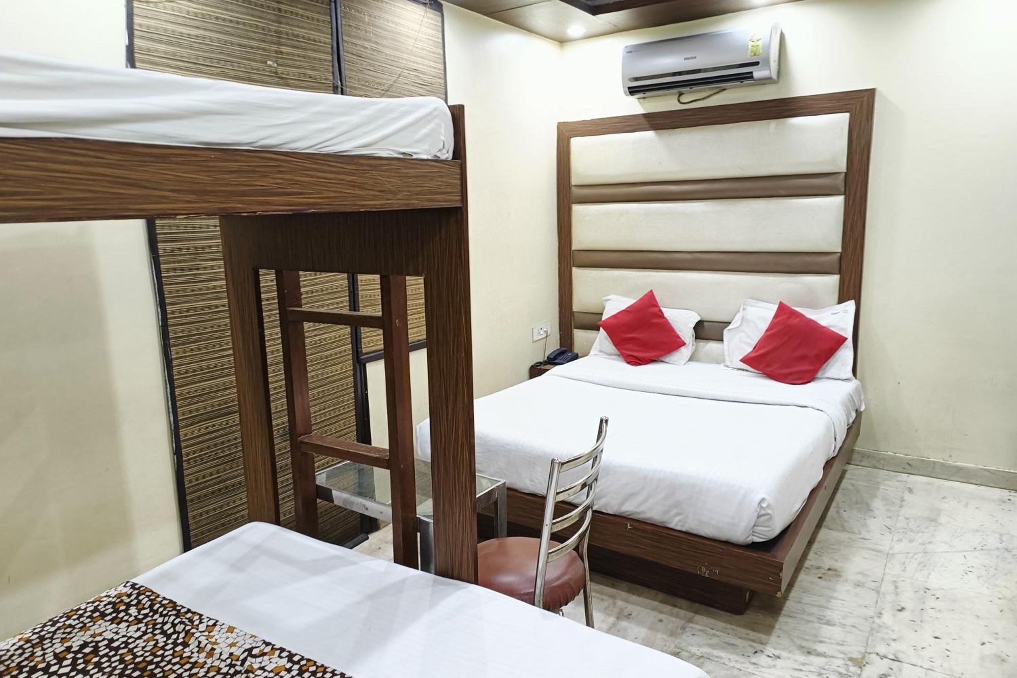 Spot Inn Hostel New Delhi Exterior photo