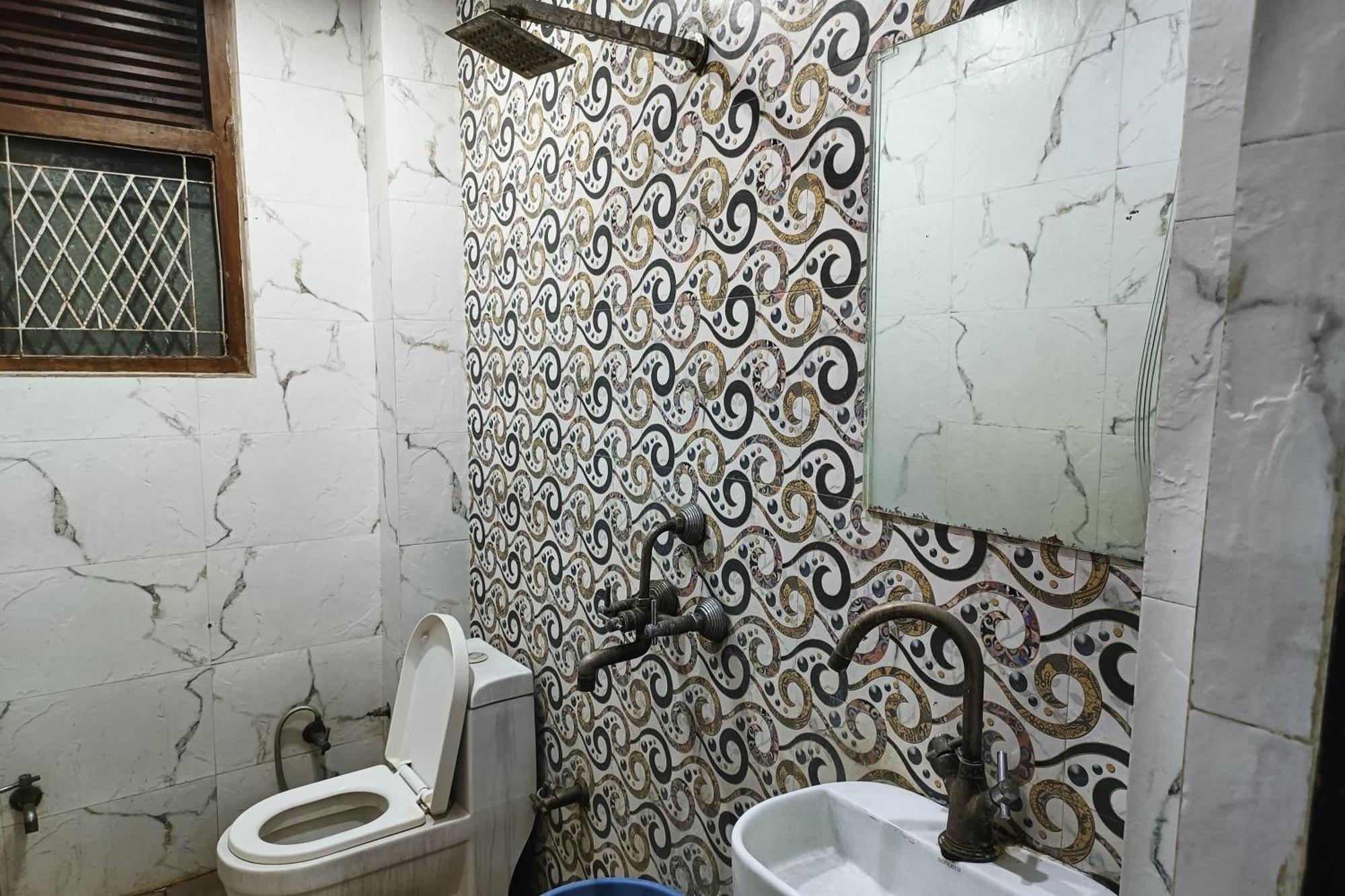 Spot Inn Hostel New Delhi Exterior photo