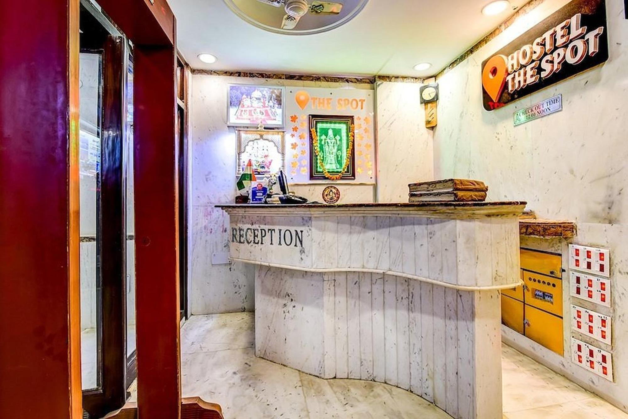 Spot Inn Hostel New Delhi Exterior photo