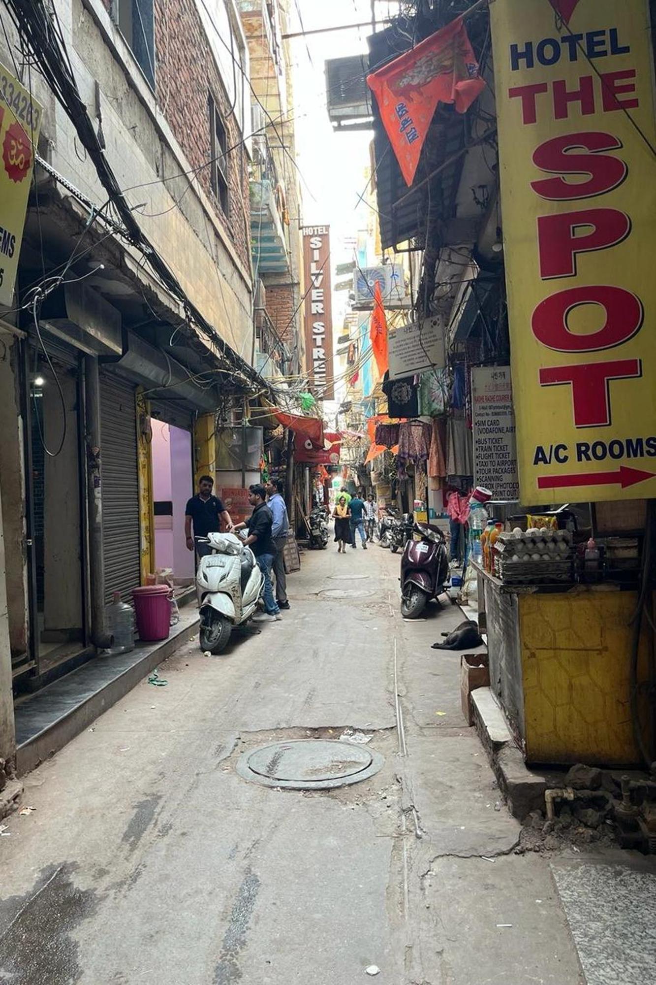 Spot Inn Hostel New Delhi Exterior photo