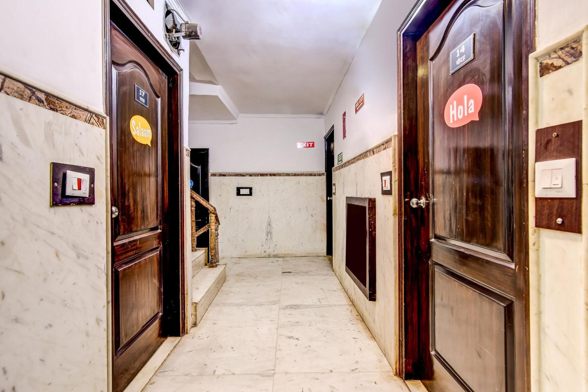 Spot Inn Hostel New Delhi Exterior photo